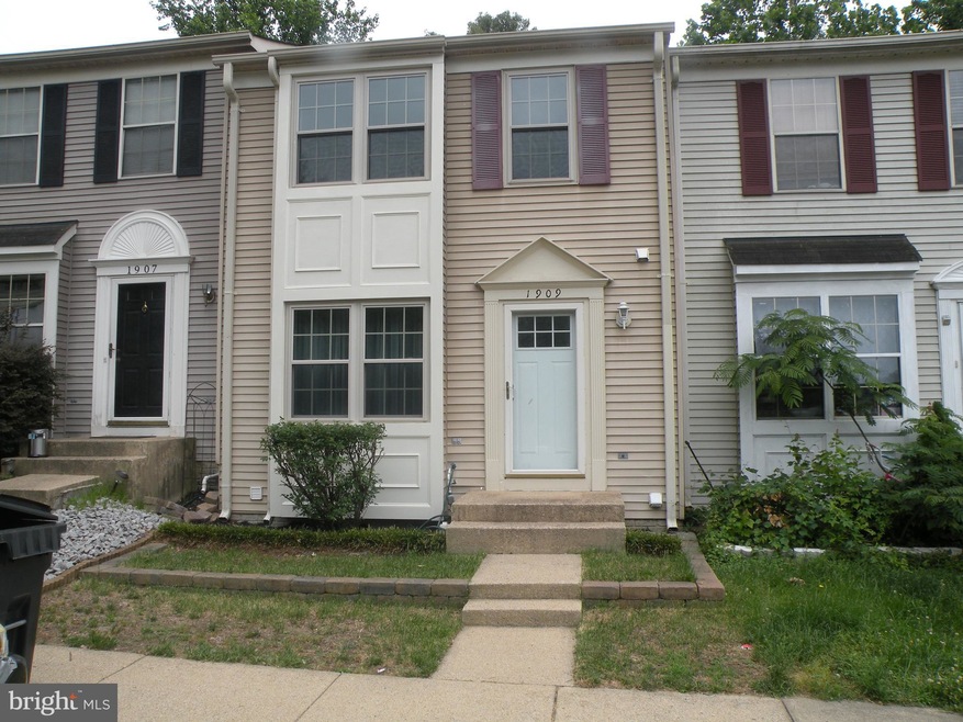1909 Winslow Ct, Woodbridge, VA 22191 - photo 1