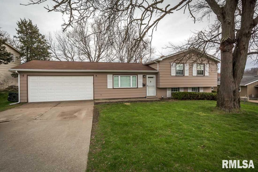 1717 Middle Rd, Bettendorf, IA 52722 - photo 1