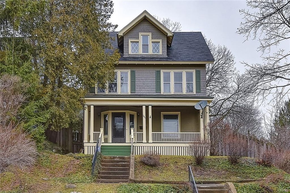 ***GORGEOUS 4 BEDROOM COLONIAL**** LOADED WITH ARC