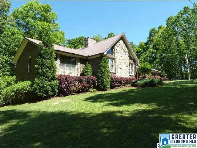 Beautiful mountain lodge style home. LOW MAINTENAN