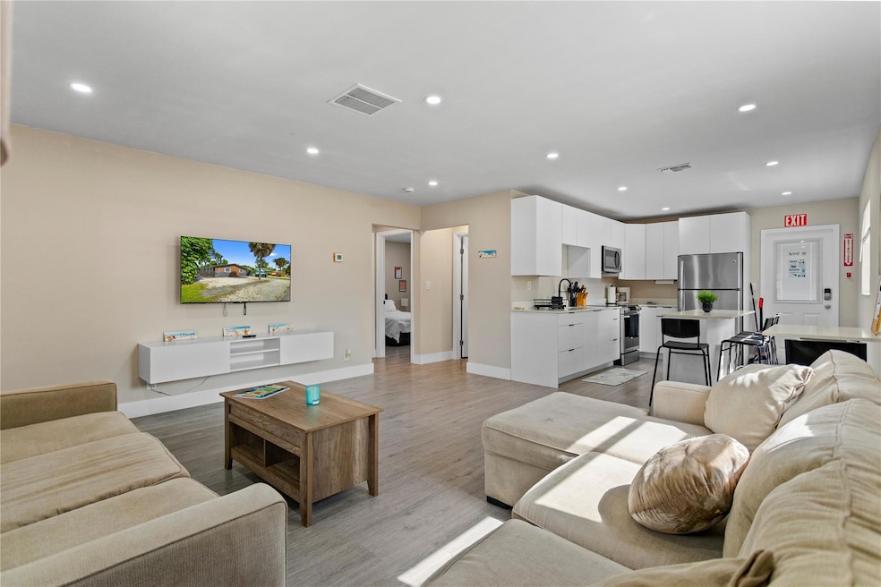 827 SW 29th St unit 1-2, Fort Lauderdale, FL 33315 - photo 1