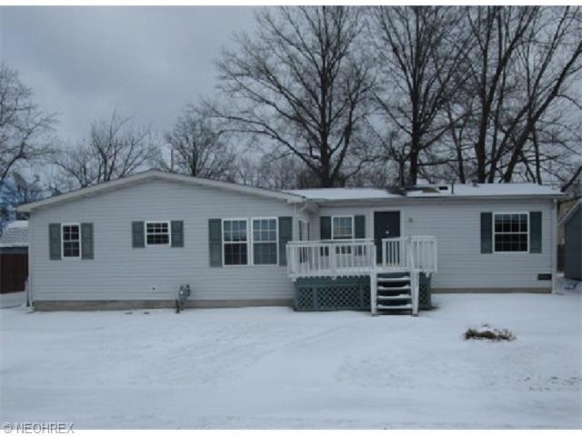 633 Grantwood Ave, Sheffield Lake, OH 44054 - photo 1