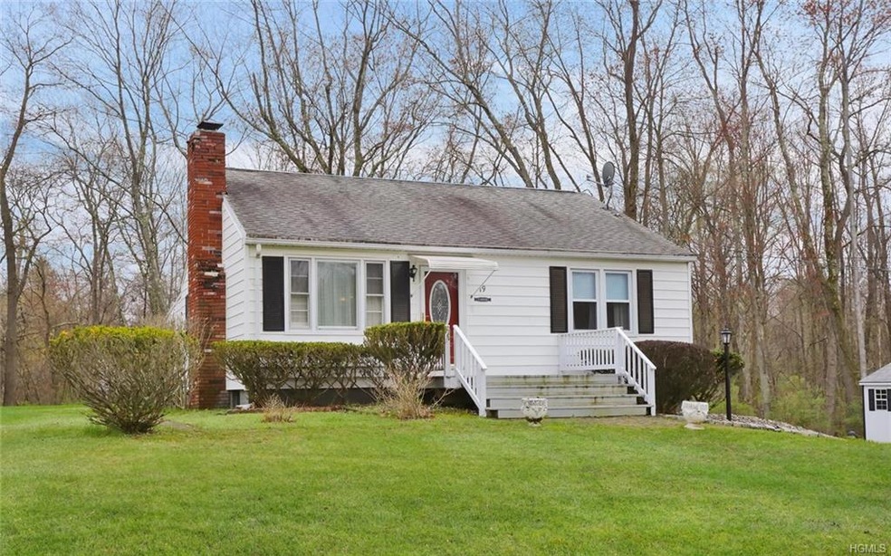 19 Lyons Dr, Poughkeepsie, NY 12601 - photo 1