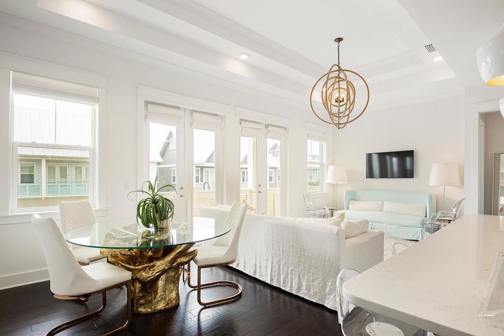 46C YORK LANE - LIVING ROOM