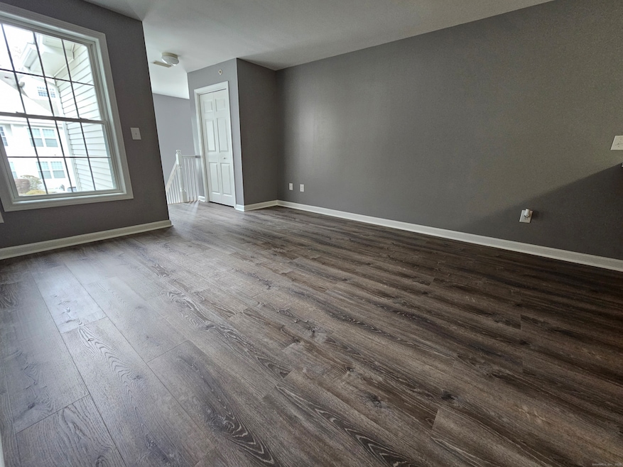 136 Meridian St unit 110, Groton, CT 06340 - photo 1