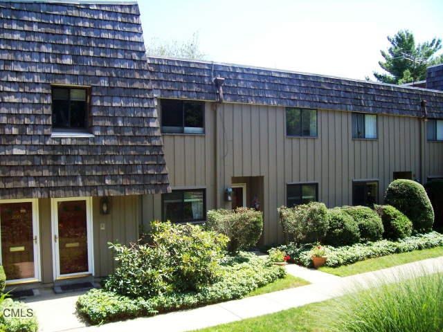 202 Gillies Ln, Norwalk, CT 06854 - photo 1