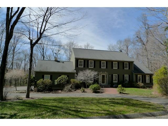 Very pretty setting, circular driveway completes w