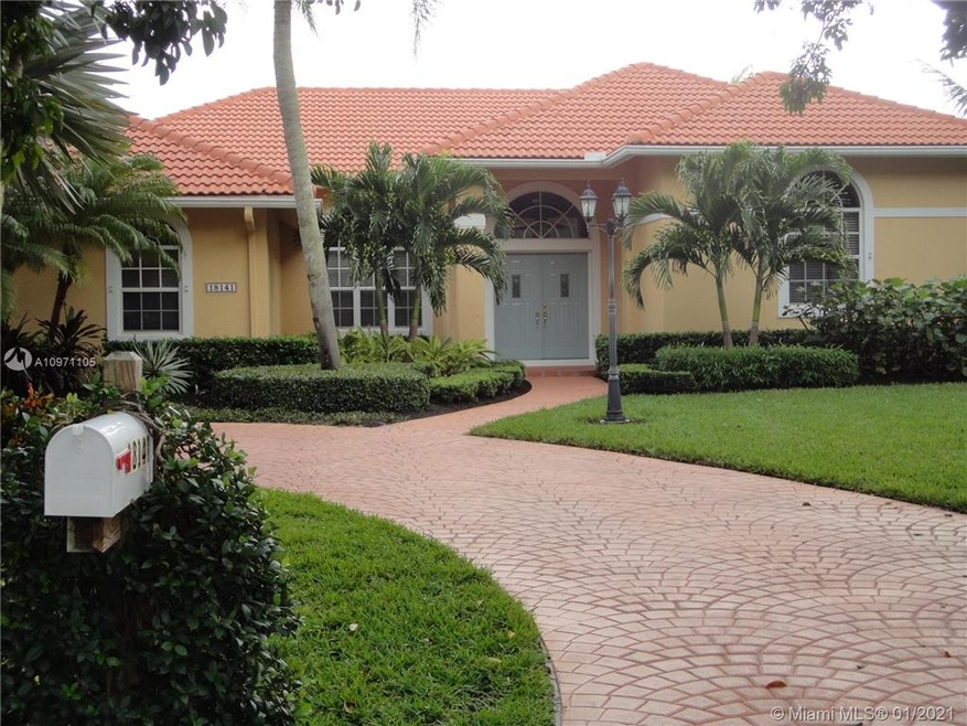 Welcome to 18141 SE Laurel Leaf Lane!
