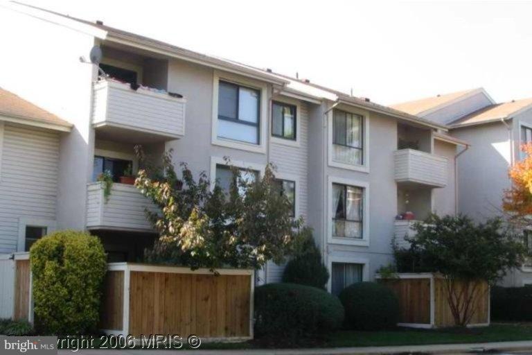 5756 Village Green Dr unit C, Alexandria, VA 22309 - photo 1