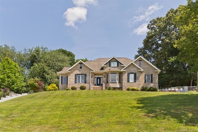 10 Fieldcrest Cir, Asheville, NC 28806 - photo 1