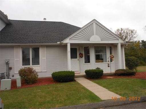 610 County Rd unit 10, Holyoke, MA 01040 - photo 1