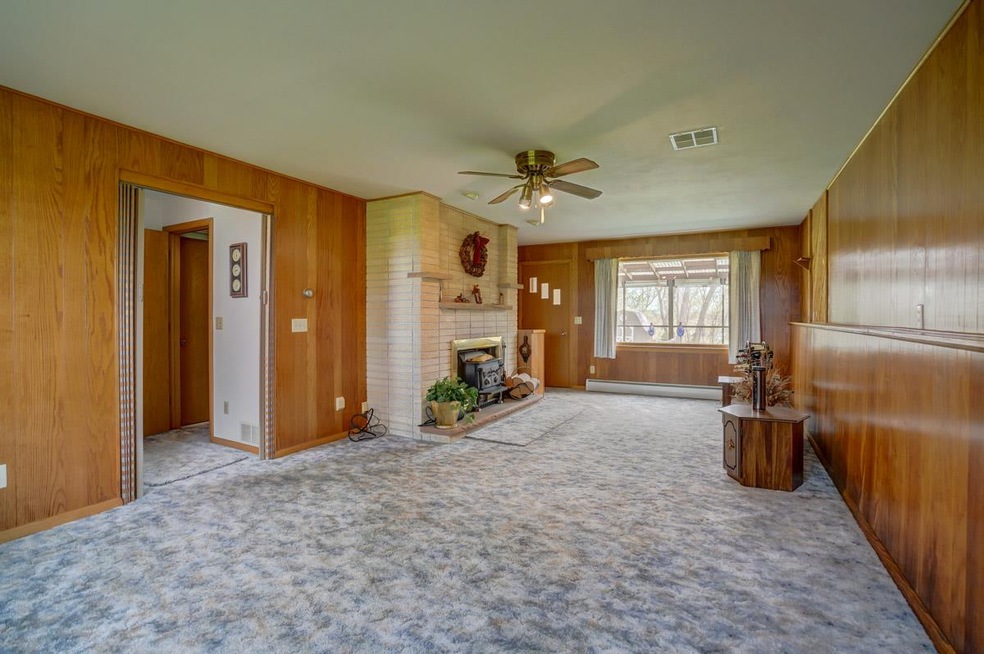 158 King Lake Rd, Brooklyn, WI 53521 - photo 1