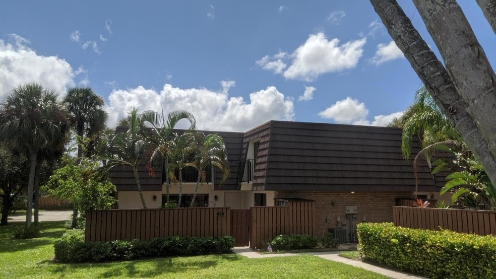 1910 19th Ct, Jupiter, FL 33477 - photo 1