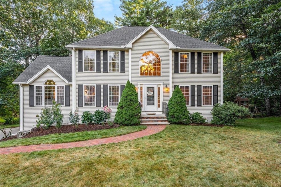 8 Danforth Dr, Bedford, NH 03110 - photo 1