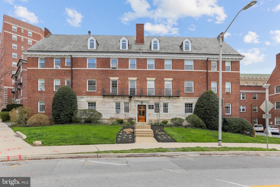 101 W 39th St, Baltimore, MD 21210 - photo 1