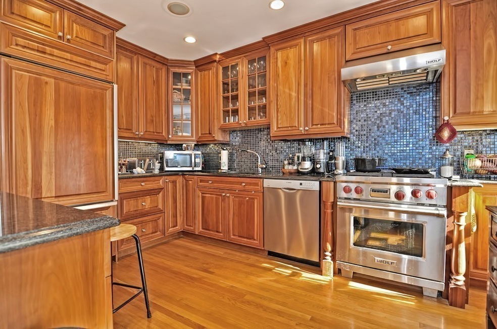 366 Tappan St unit 4, Brookline, MA 02445 - photo 1