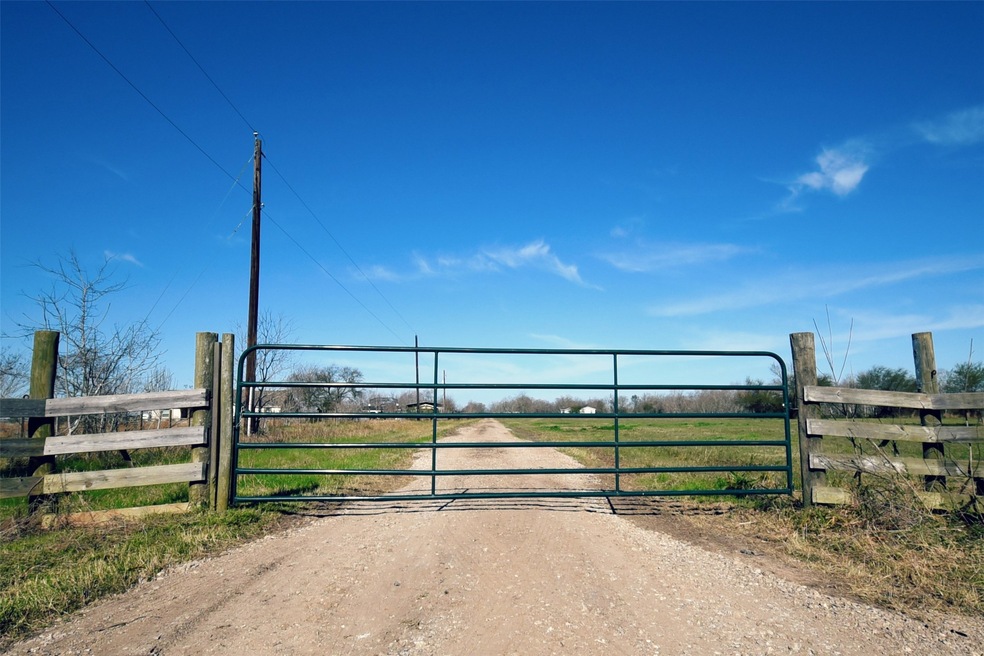 10212 Needville Fairchilds Rd, Needville, TX 77461 - photo 1