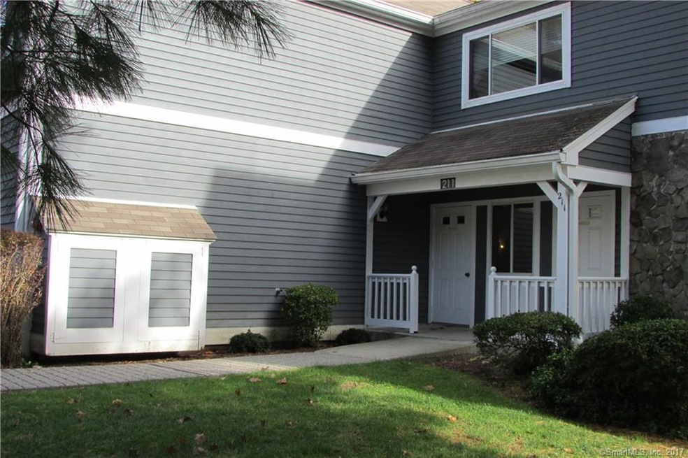 211 Windgate Cir unit E, Monroe, CT 06468 - photo 1