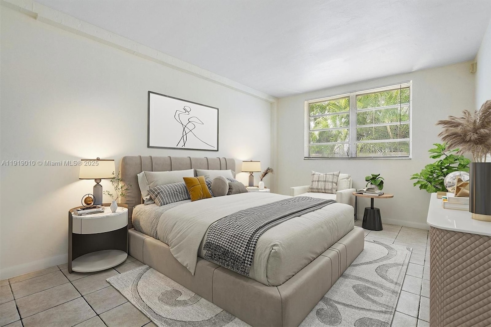 1715 N 16th Ave unit 215, Hollywood, FL 33020 - photo 1