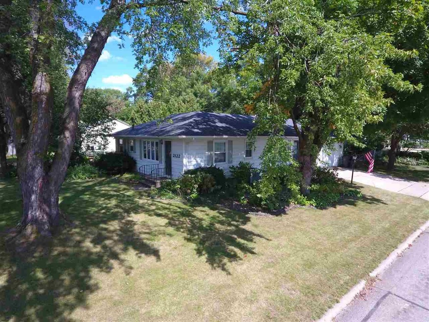 2122 Victory Dr, Cedar Falls, IA 50613 - photo 1