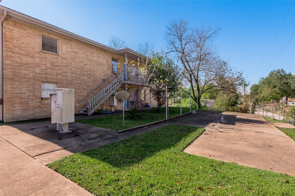 525 12th St unit 7, Huntsville, TX 77340 - photo 1