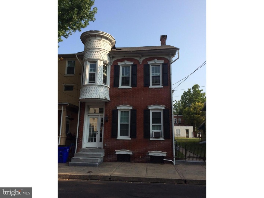 7 Walnut St unit 3, Pottstown, PA 19464 - photo 1