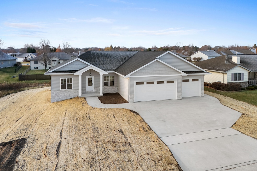 4313 Deerbrook Ln, Manitowoc, WI 54220 - photo 1