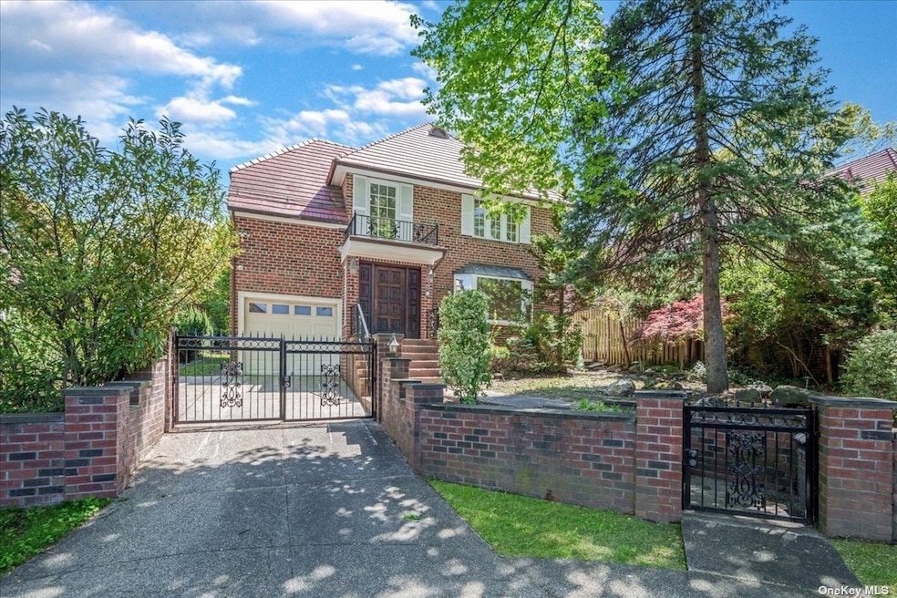 152 Whitson St, Forest Hills, NY 11375 For Sale