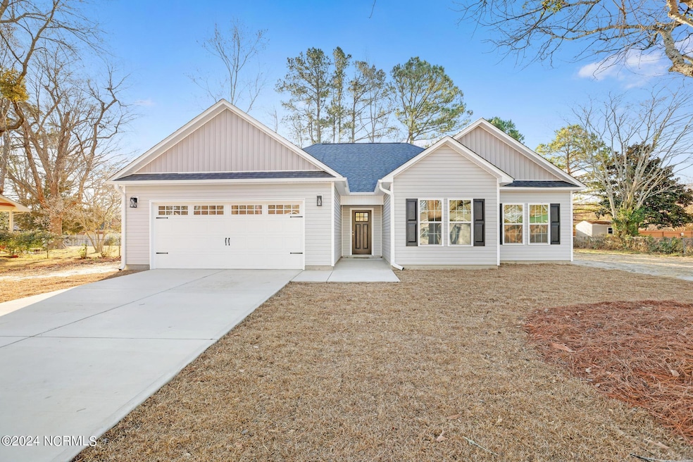 412 University Dr, Jacksonville, NC 28546 - photo 1