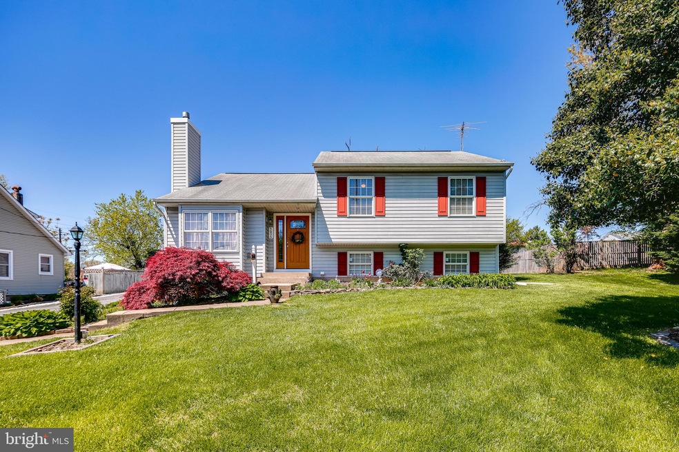 4606 Poplar Ave, Halethorpe, MD 21227 - photo 1