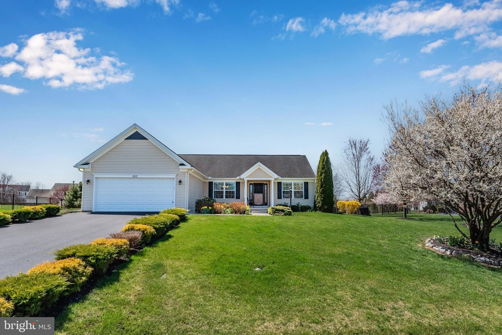 663 Franklin Square Dr unit 63, Chambersburg, PA 17201 - photo 1