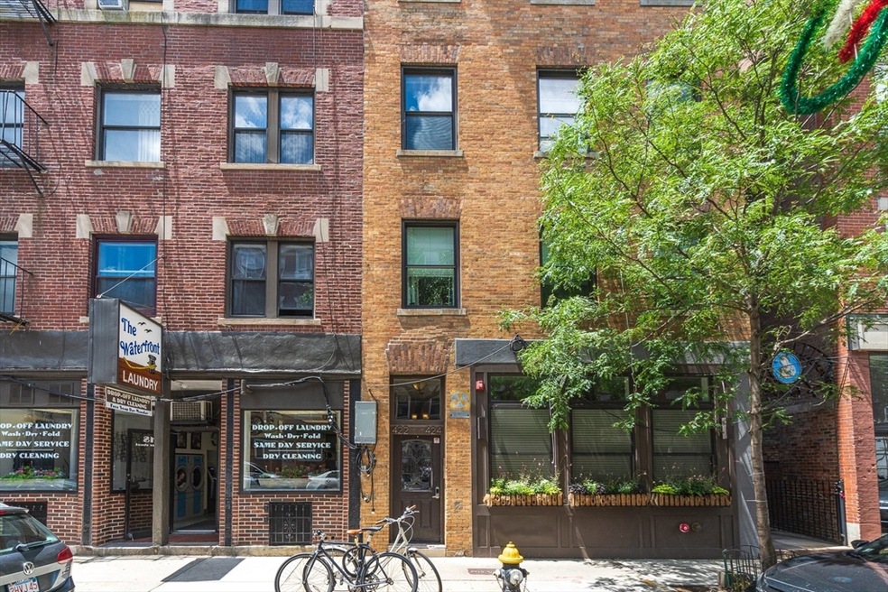 422 Hanover St unit 3, Boston, MA 02113 - photo 1
