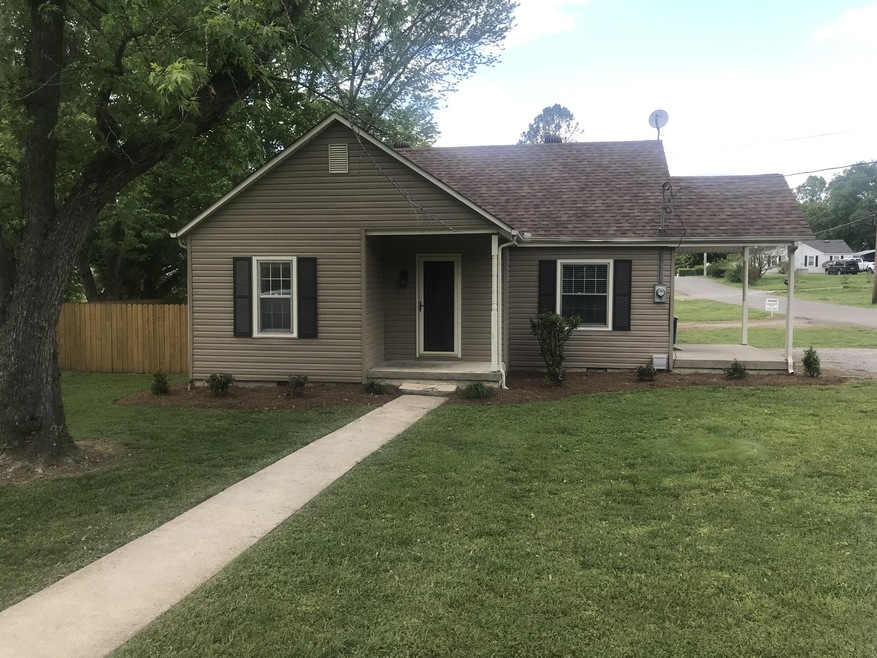 117 Davis St, Shelbyville, TN 37160 - photo 1