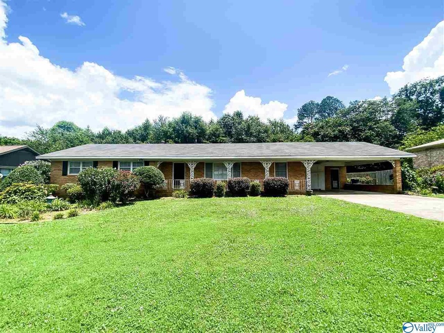 149 Nottingham Rd, Rainbow City, AL 35906 - photo 1