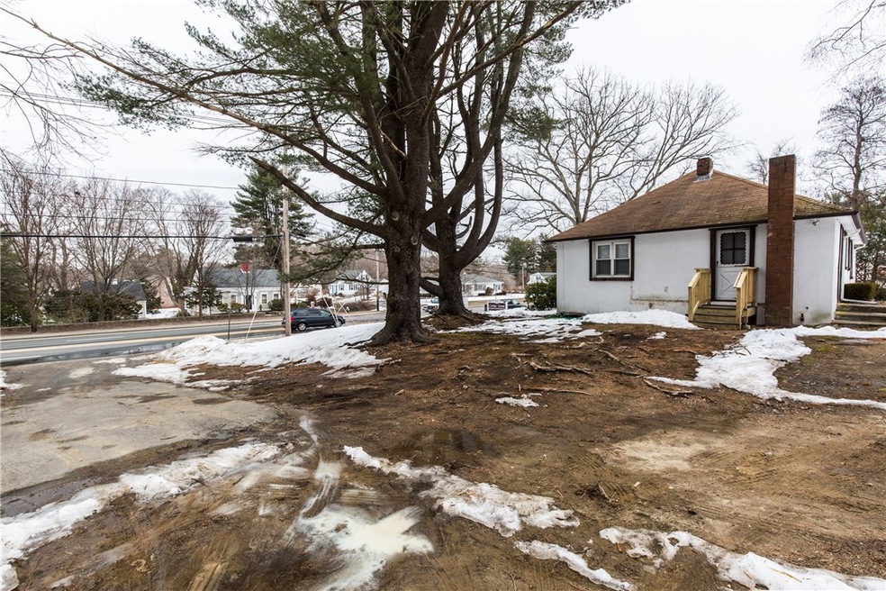 496 Putnam Pike, Greenville, RI 02828 - photo 1