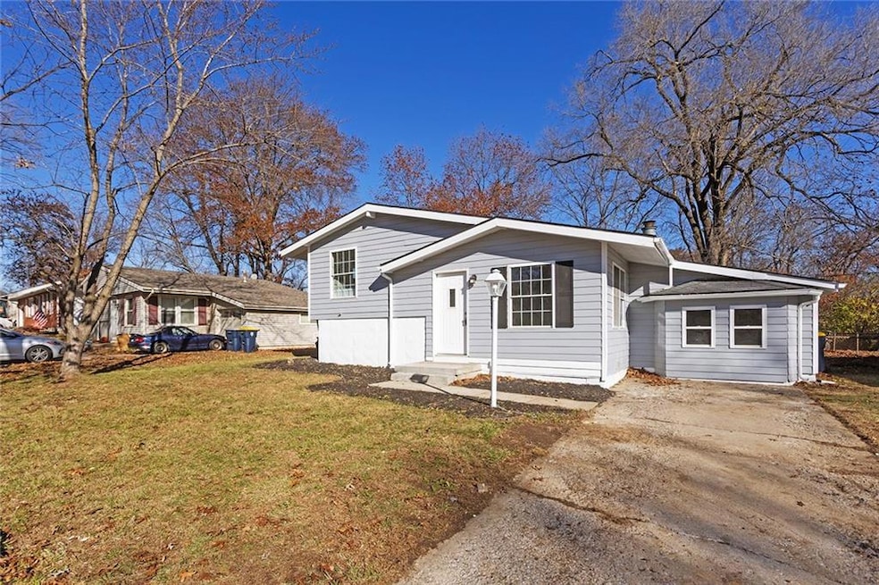 5428 NE 43rd Terrace, Kansas City, MO 64117 - photo 1