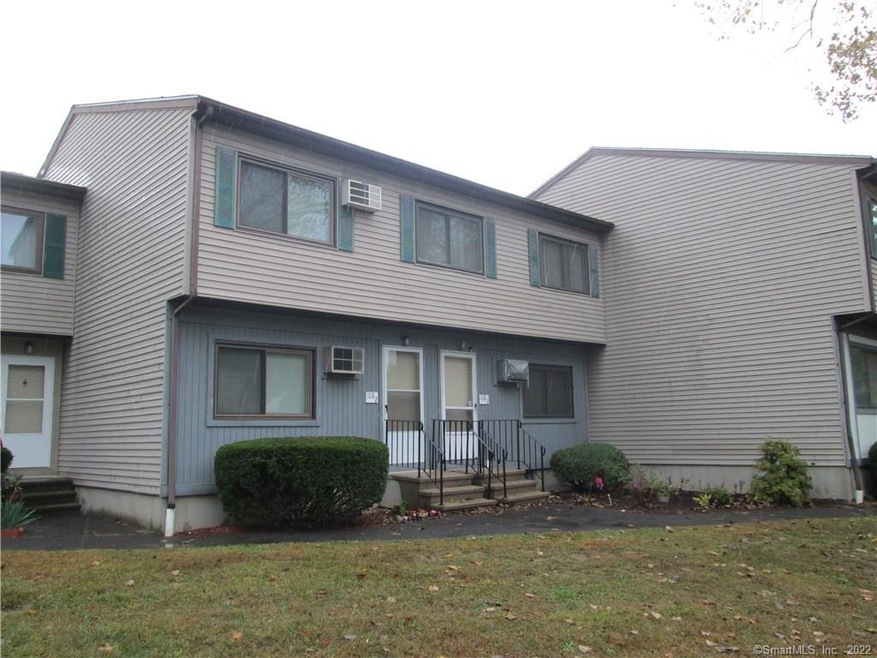 108 Lantern Park Dr unit 2, Naugatuck, CT 06770 - photo 1