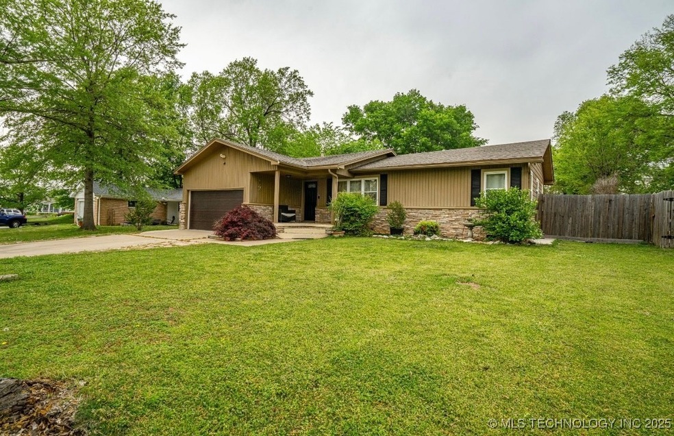 512 W Urbana St, Broken Arrow, OK 74012 - photo 1