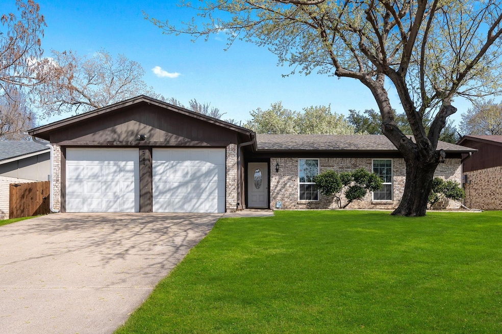 2704 Springlake Ct, Irving, TX 75060 MLS 20541990