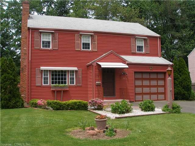 18 Mildred Rd, West Hartford, CT 06107 - photo 1