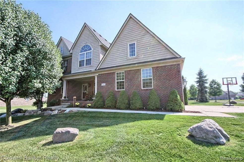 29204 Bradbury Dr - Welcome Home!