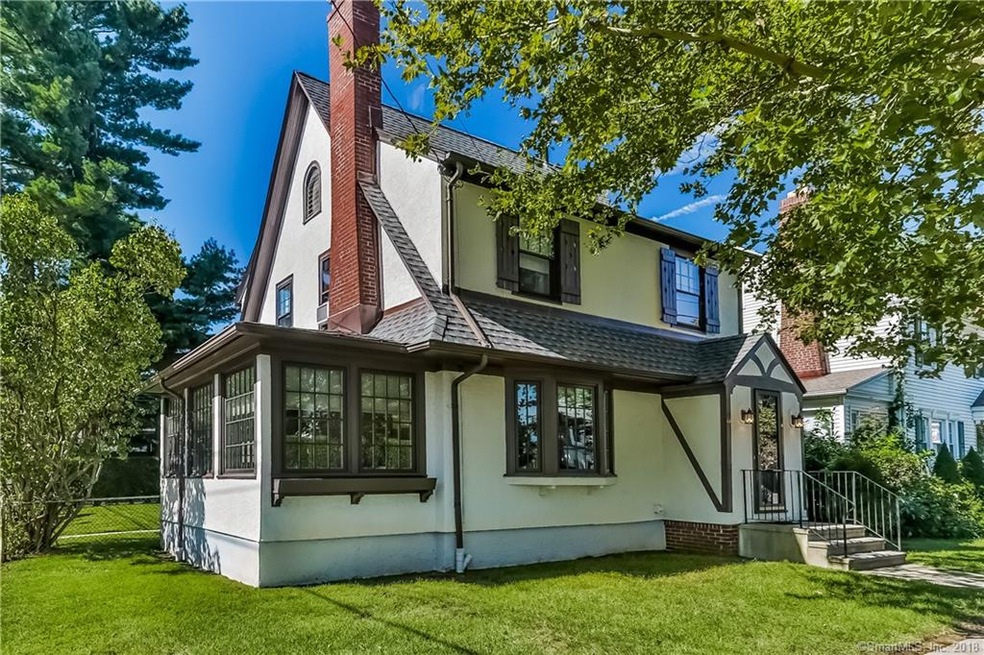Brooklawn colonial steps from Fairfield line