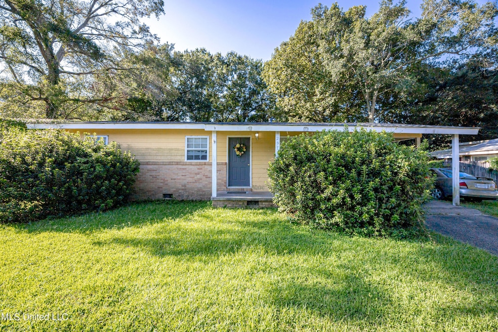 2910 Pecan Ave, Pascagoula, MS 39567 - photo 1