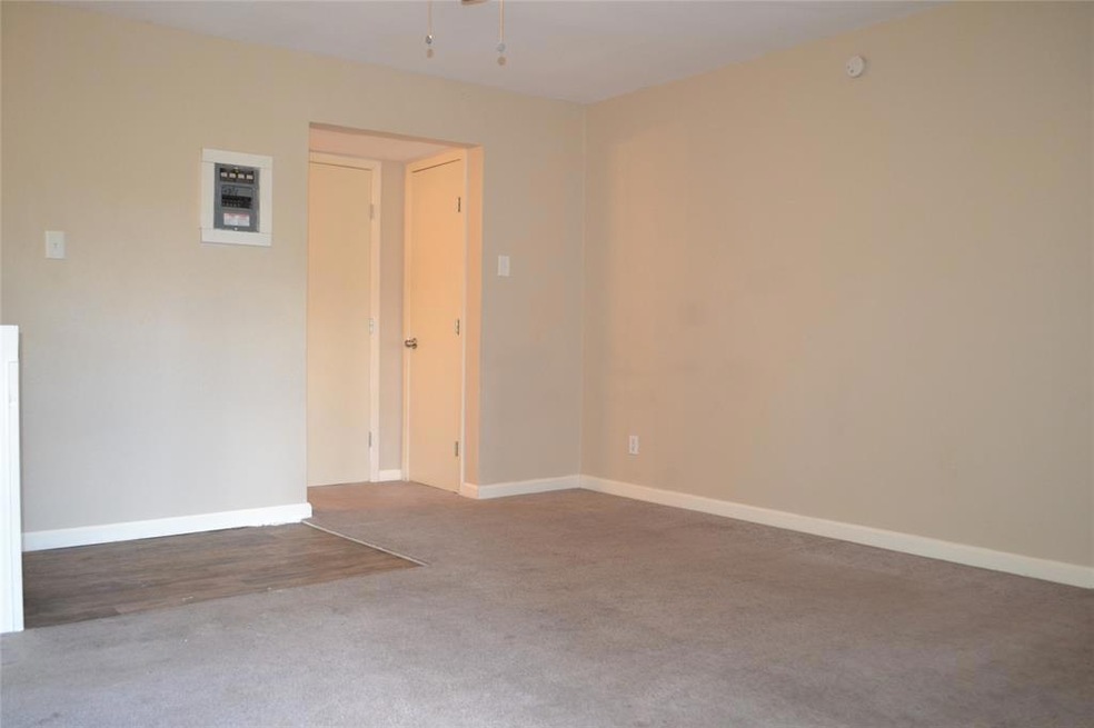 2206 W Hickory St unit 13, Denton, TX 76201 - photo 1