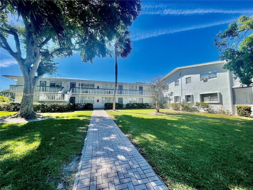 337 Durham J unit 337, Deerfield Beach, FL 33442 - photo 1