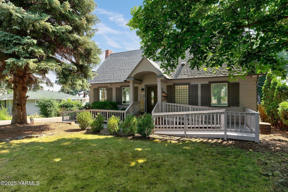 615 N 32nd Ave, Yakima, WA