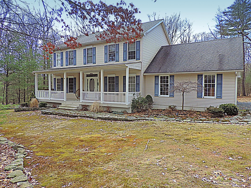 109 Moonbeam Cir, Hawley, PA 18428 - photo 1