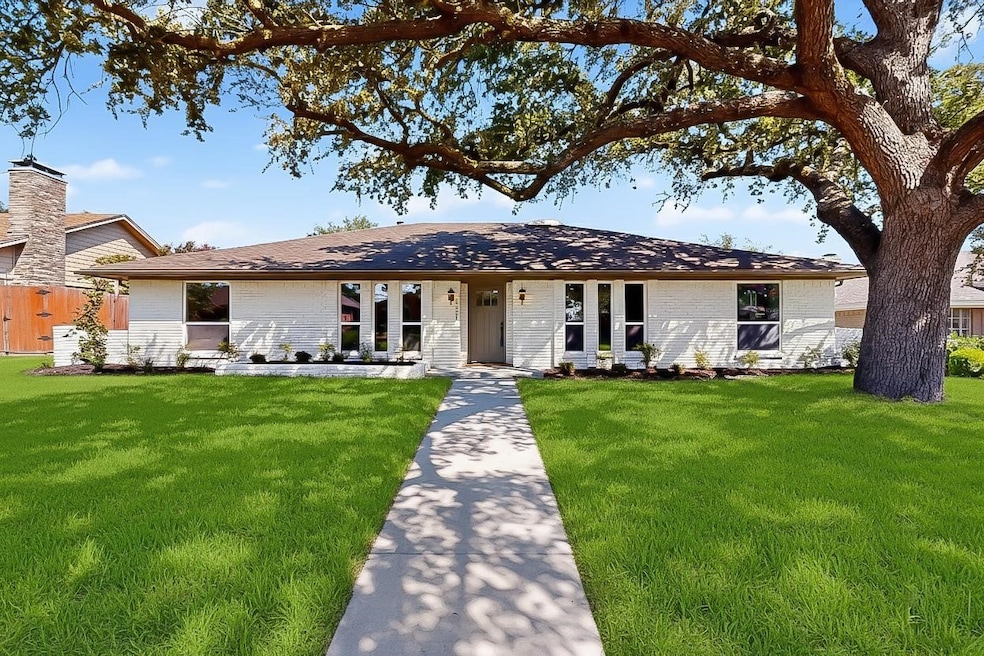 Under Contract $500,000