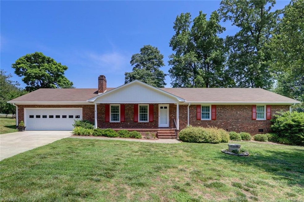 5510 Hidden Valley Rd, Greensboro, NC 27407 - photo 1