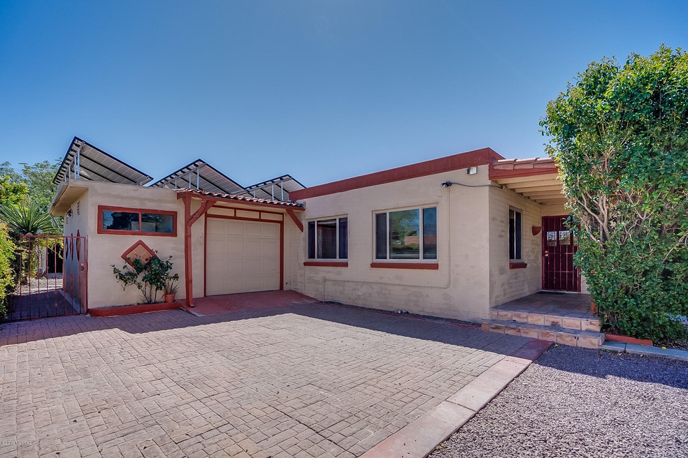 FRONT DRIVE-CARPORT - 10